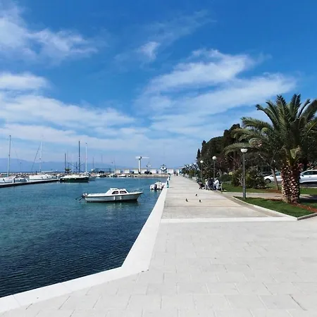 In With Terrace, Wifi, Washing Machine Apartment Malinska