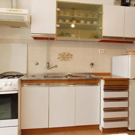 In With Terrace, Wifi, Washing Machine Apartment *